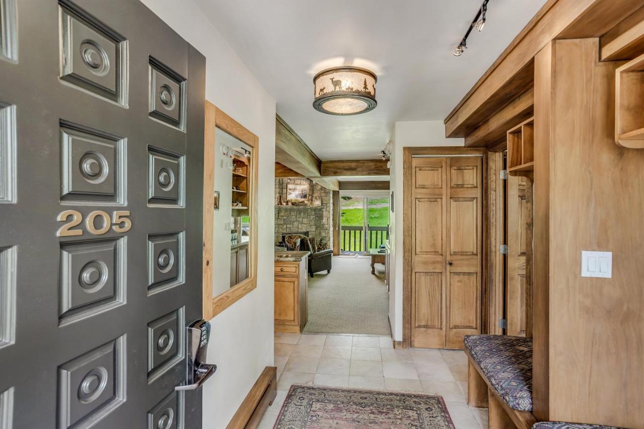 Interlude Condominiums 2-Bedroom Unit 205 Snowmass Village Exterior photo